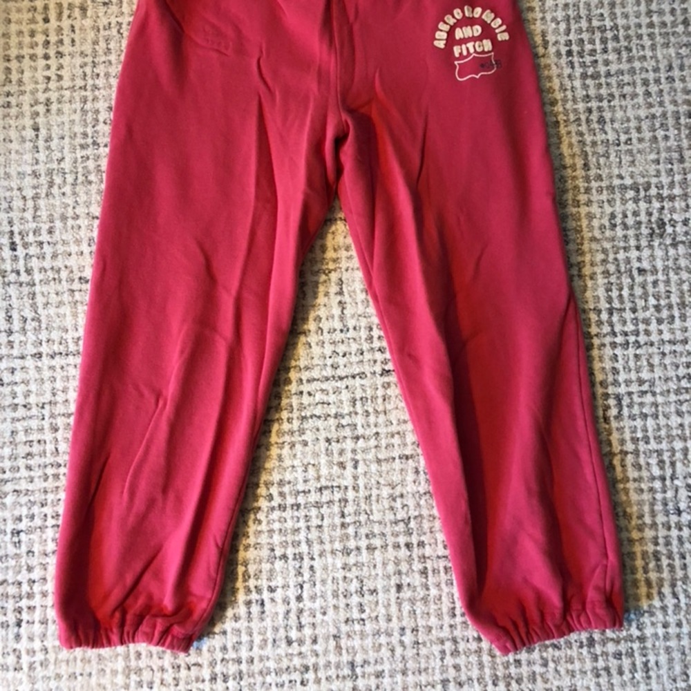 SALE⚡️Pink Abercrombie & Fitch Capri sweatpants